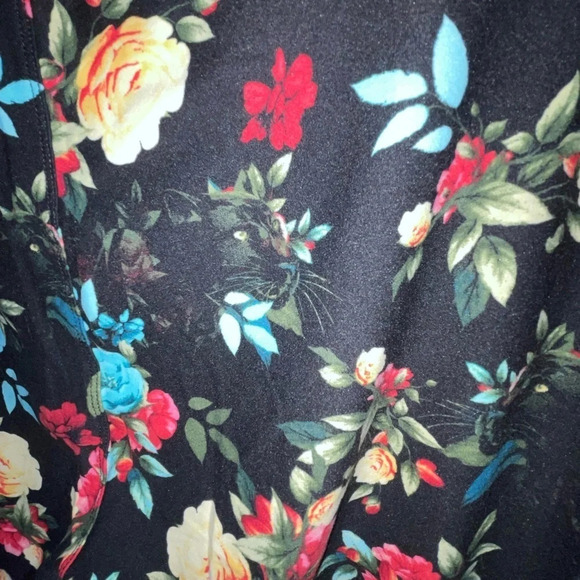 LuLaRoe Womens Leggings OS Black Panther Cats Hidden Floral Roses Size T/C - Picture 5 of 6